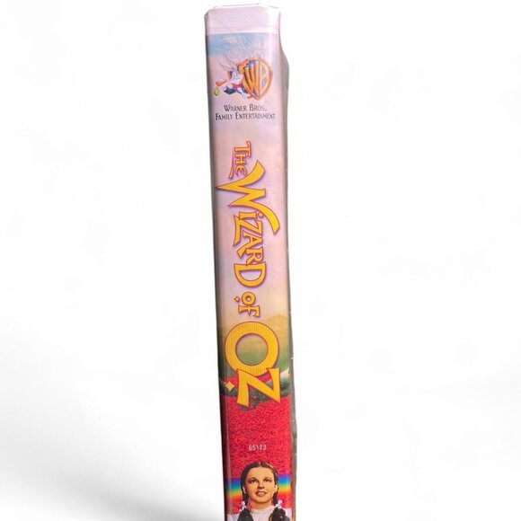 THE WIZARD OF OZ On VHS with Judy Garland - Picture 2 of 5